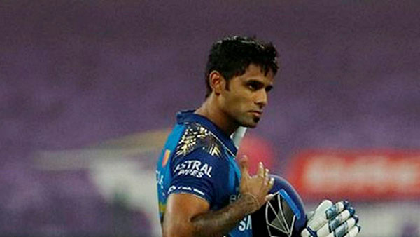 కేప్టెన్ కోసం వికెట్ త్యాగం..