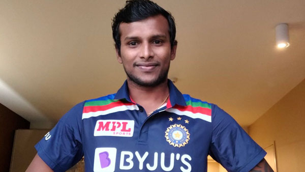  నెట్ బౌలర్ స్థాయి నుంచి..