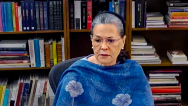 Sonia Gandhi advised to shift out of Delhi for few days in view of her chronic chest infection Sonia Gandhi advised to shift out of Delhi for few days in view of her chronic chest infection
