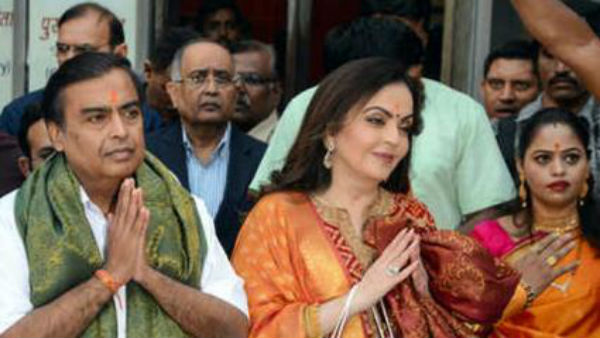  బంగారు తాపడంతో ఆలయానికి కొత్త శోభ