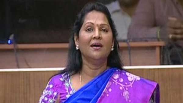 తన వాయిస్ అయితే పోలీసులకు ఇవ్వాలన్న శ్రీదేవి 