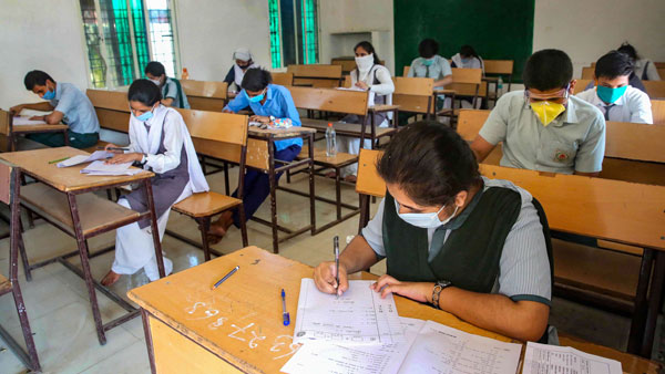 మొదటి రోజు దాదాపు 80 శాతం హాజరు : మంత్రి ఆదిమూలపు సురేష్