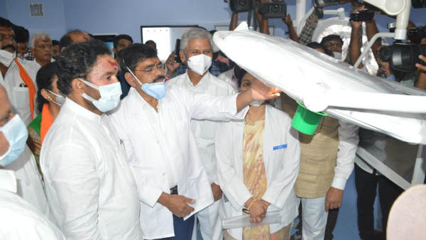 స్మార్ట్ సిటీ, హృదయ్ పథకాలపై అధికారులతో రివ్యూ.. పార్టీ నేతలతో సమావేశం స్మార్ట్ సిటీ, హృదయ్ పథకాలపై అధికారులతో రివ్యూ.. పార్టీ నేతలతో సమావేశం