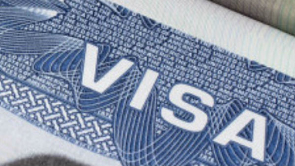 వీసా మోసాలతో ఏపీలో విలాసాలు