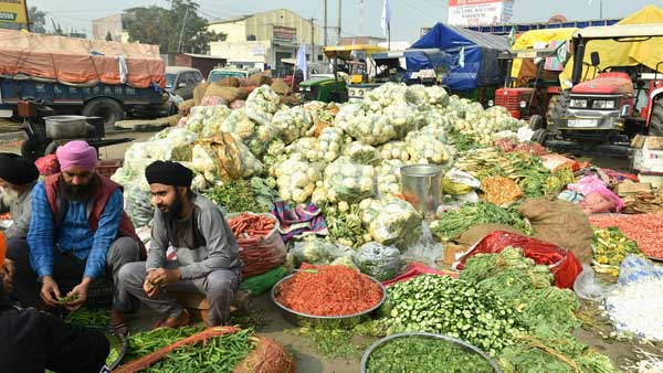కేంద్రంతో కొనసాగుతున్న చర్చలు