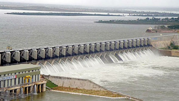 తెలంగాణా సాగునీటి ప్రాజెక్ట్ లపై రివర్స్ అటాక్ చేసిన ఏపీ .. రెండు రాష్ట్రాల నీటి లెక్కలు చెప్పాలని కృష్ణా బోర్డు ఆదేశం తెలంగాణా సాగునీటి ప్రాజెక్ట్ లపై రివర్స్ అటాక్ చేసిన ఏపీ .. రెండు రాష్ట్రాల నీటి లెక్కలు చెప్పాలని కృష్ణా బోర్డు ఆదేశం