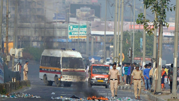పాసులు ఉన్నవారికి మాత్రమే..