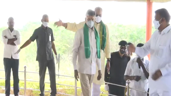 కొనసాగుతున్న టీడీపీ నేతల హౌస్ అరెస్ట్ లు .. రాజధాని ప్రాంతంలో భారీగా పోలీసులు