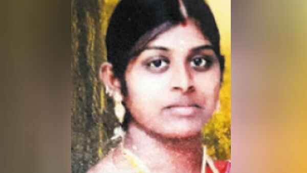భర్త నైట్ డ్యూటీలతో ఒంటరిగా భార్య