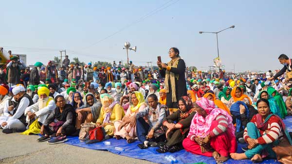 అహోరాత్రులు వాలంటీర్ల శ్రమ..