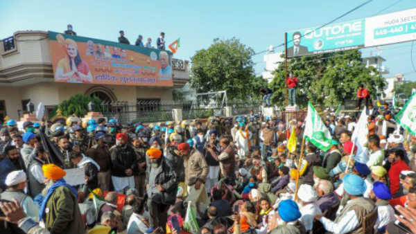  పెరుగుతున్న ఆందోళనలతో అధికారులకు టెన్షన్ .. 