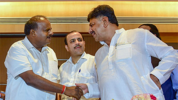  డీకే శివకుమార్‌తో టచ్‌లోకి వస్తున్న జేడీఎస్ ఎమ్మెల్యేలు