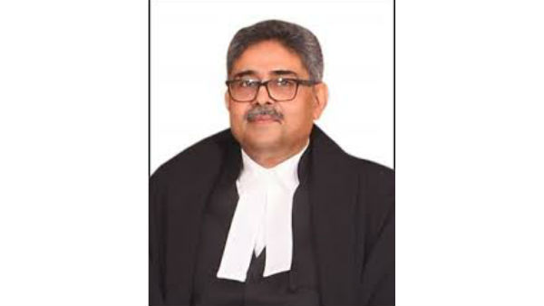 ఐఏఎస్‌ ప్రవీణ్‌ కుమార్‌పై కోర్టు ధిక్కారం