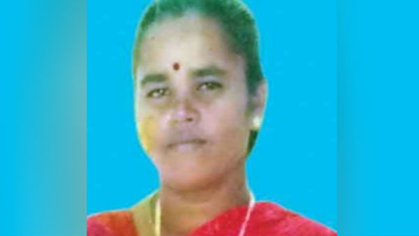 గ్యాప్ లేకుండా ఎంజాయ్ చేస్తున్న ఆంటీ