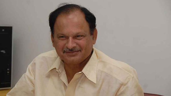 కరణం బలరాం టార్గెట్ గా సోషల్ మీడియాలో పోస్టులు