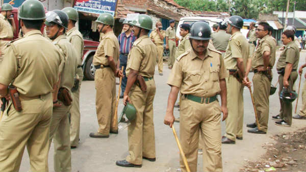 బహిరంగ ప్రదేశాల్లో వేడుకలు నిషిద్ధం.. బహిరంగ ప్రదేశాల్లో వేడుకలు నిషిద్ధం..