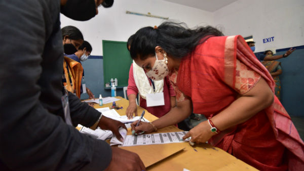  నిజామాబాద్ లో ఓటు రద్దు చేసుకున్నారని రాష్ట్ర ఎన్నికల సంఘం స్పష్టత 