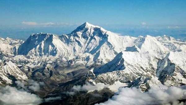 మౌంట్ ఎవరెస్ట్ తాజా ఎత్తు ఎంతంటే..? మౌంట్ ఎవరెస్ట్ తాజా ఎత్తు ఎంతంటే..?