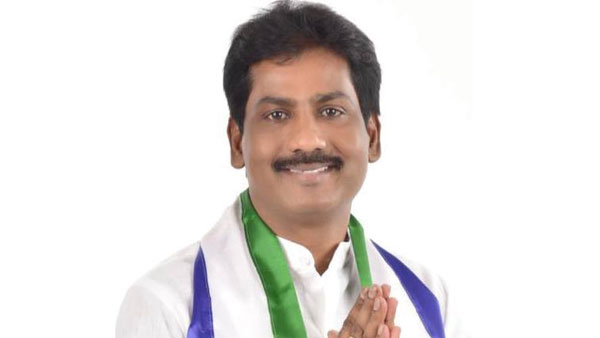 పదవులకు మోసం చేస్తున్నారు..