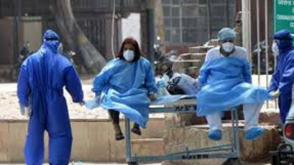 కరోనా వ్యాప్తికి గల కారణాలను పరిశీలిస్తున్న వైద్యుల బృందం .. అందరికీ కరోనా పరీక్షలు 