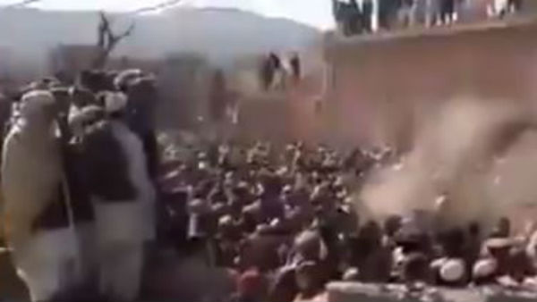 పాకిస్తాన్ లో దారుణం .. హిందూ ఆలయ విధ్వంసం పాకిస్తాన్ లో దారుణం .. హిందూ ఆలయ విధ్వంసం