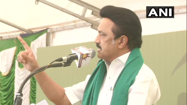 Tamil Nadu: DMK and its allies observe one-day fast in Chennai in support of farmers protest Tamil Nadu: DMK and its allies observe one-day fast in Chennai in support of farmers protest