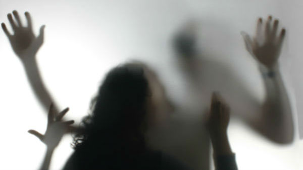 ప్రేమించి వేధింపులు.. స్నేహలత ప్రాణం తీశారు ప్రేమించి వేధింపులు.. స్నేహలత ప్రాణం తీశారు