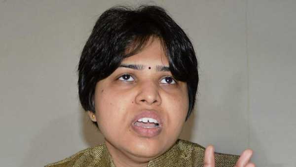 బోర్డులు పీకేస్తా..... నా సత్తా చూపిస్తా