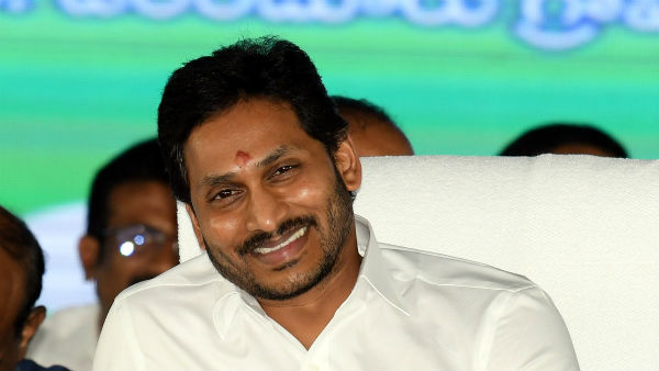 ఇళ్ల నిర్మాణానికి జగన్ మూడు ఆప్షన్లు ఇళ్ల నిర్మాణానికి జగన్ మూడు ఆప్షన్లు