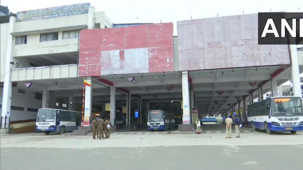 బెంగళూరులో రాళ్ల వర్షం