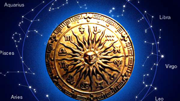 పెళ్లి వేడుకలో రోలు రోకలిని ఎందుకు పూజిస్తారు..? పెళ్లి వేడుకలో రోలు రోకలిని ఎందుకు పూజిస్తారు..?