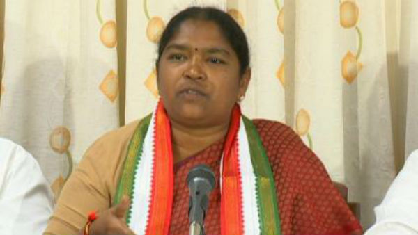 పోలీసులు చెంచాగిరి చేస్తున్నారని సీతక్క ఫైర్ 