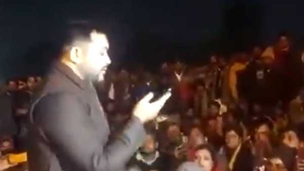 డీఎం సాబ్.. మాట్లాడుతున్నది తేజస్వి యాదవ్..