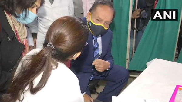 Safety of vaccine the prime concern,says Health Minister, visits Delhi hospital as dry run begins