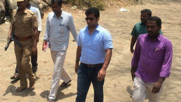 భుజం భుజం కలిస్తేనే బాహుబలం