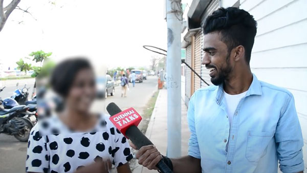 కెమెరా ముందు రెచ్చిపోయిన లేడీస్