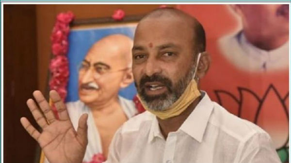  బండి సంజయ్‌ బైబిల్‌ వర్సెస్‌ భవవద్గీత కామెంట్స్‌