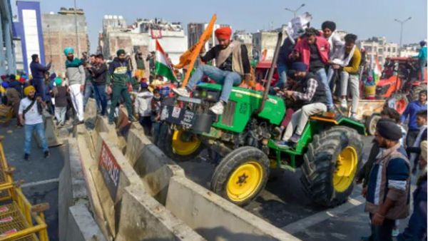 తిరిగి సింఘూ బోర్డర్‌కు రైతులు...