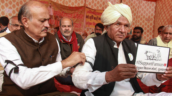  ఎముకలు కోరికే చలిలో రైతుల పోరాటం .. కేంద్రం పై నిరసన