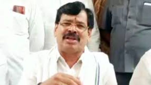 పదవీ కాలాన్ని పొడగించుకునే యోచనలో... పదవీ కాలాన్ని పొడగించుకునే యోచనలో...