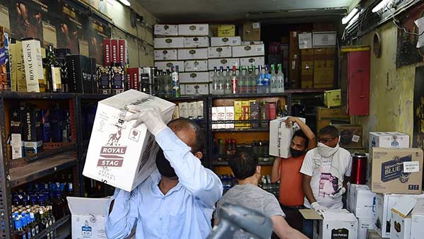 amid new year celebrations Liquor sales hit a new high in telangana amid new year celebrations Liquor sales hit a new high in telangana