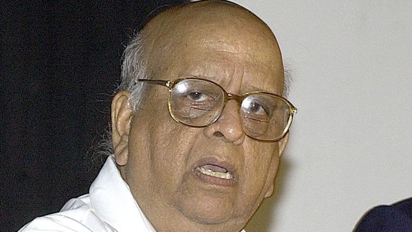 తోటి అధికారి అయినా నిమ్మగడ్డను పట్టించుకోని ఏఐఎస్లు తోటి అధికారి అయినా నిమ్మగడ్డను పట్టించుకోని ఏఐఎస్లు