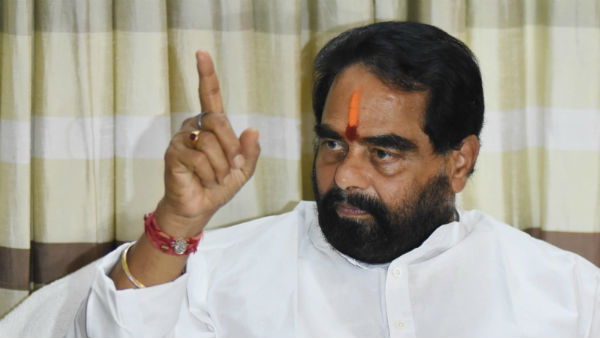  ఫాల్స్ ప్రెస్టేజ్ కోసం పోతున్నారు.. ఎందుకంత నియంతృత్వ పోకడ