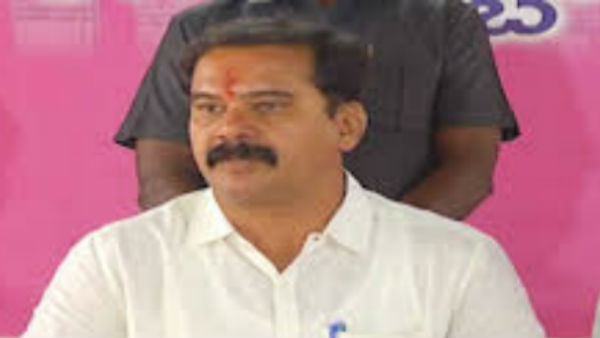 ఓటమి భయంతో కావాలని వరంగల్ లో ఎన్నికలు జాప్యం చేస్తున్నారని విమర్శలు 