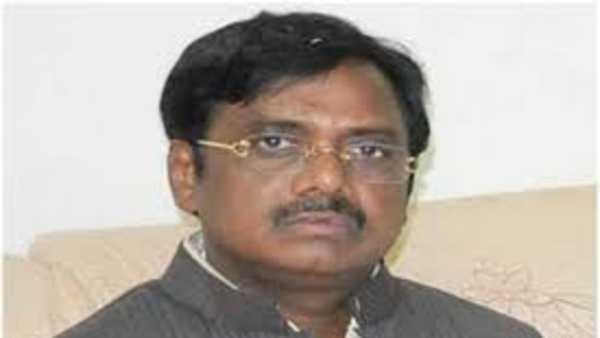 కండువాలేని టీఆర్ఎస్ కార్యకర్తల్లా పోలీసులు..: వివేక్ కండువాలేని టీఆర్ఎస్ కార్యకర్తల్లా పోలీసులు..: వివేక్