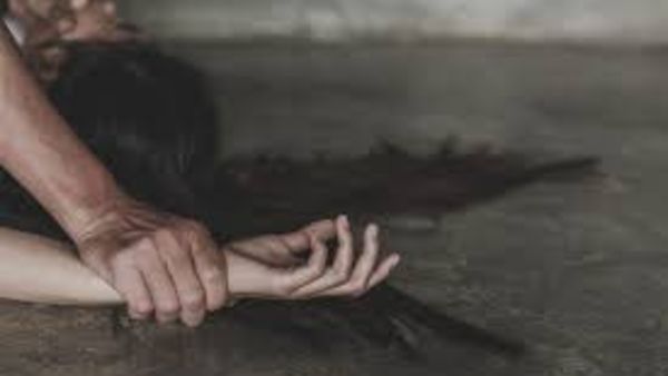 లవర్‌కు వీడియోలు పంపుతానంటూ..