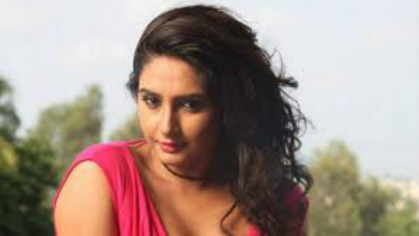 హీరోయిన్ రాగిణి వాదన వేరే