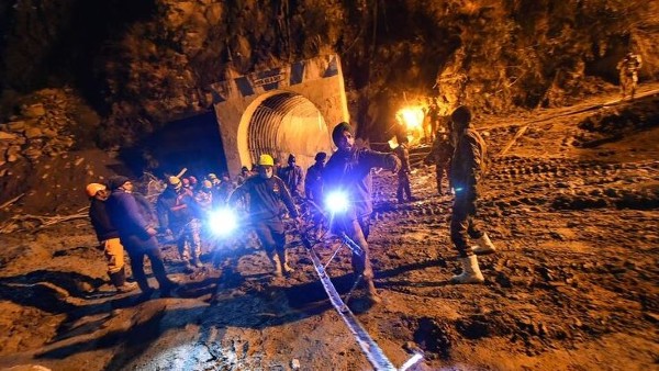 Uttarakhand floods: 32 dead, 197 still missing as boulders hamper rescue efforts in Tapovan tunnel Uttarakhand floods: 32 dead, 197 still missing as boulders hamper rescue efforts in Tapovan tunnel