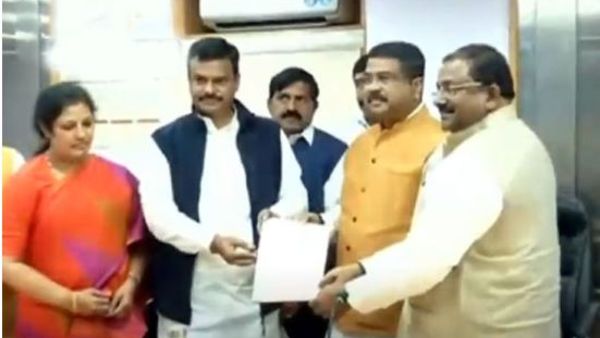 విశాఖ స్టీల్ ప్లాంట్‌ను ప్రైవేటీకరించొద్దు..