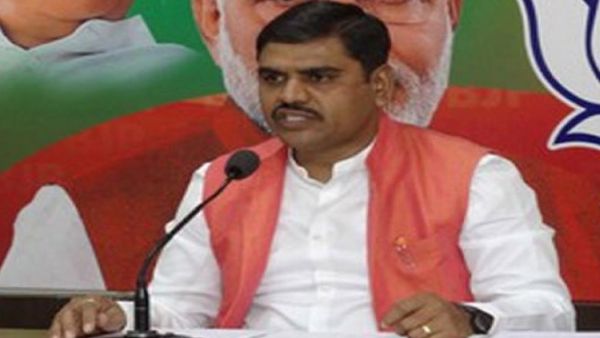  ఇలాంటోళ్లను టీవీల్లోకి రానీయొద్దు..